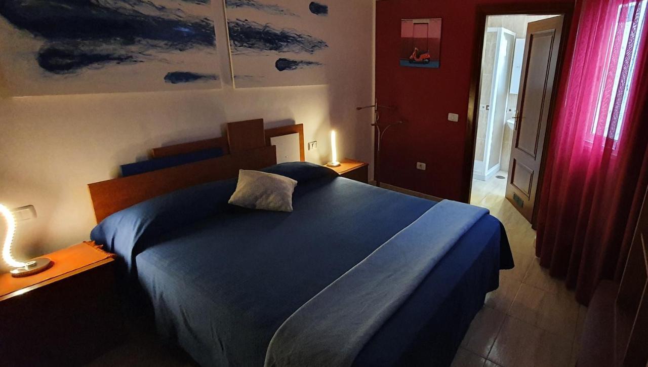 Habitacion Doble Con Bano Privado En Tenerife, Canary Islands La Laguna  Bagian luar foto