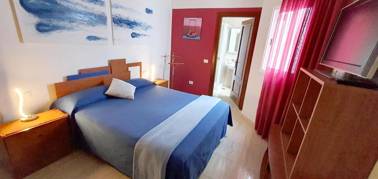 Habitacion Doble Con Bano Privado En Tenerife, Canary Islands La Laguna  Bagian luar foto
